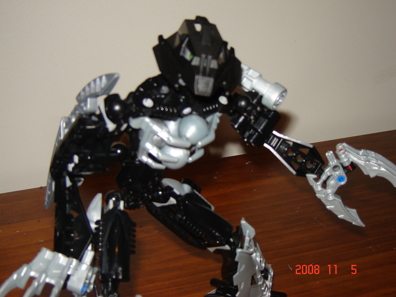 assorted_bionicle_stuff_117.jpg