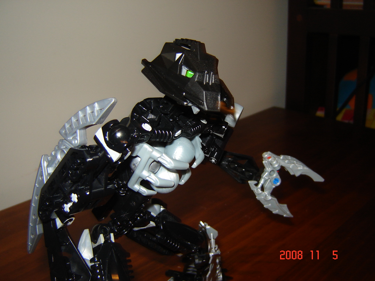 assorted_bionicle_stuff_118.jpg