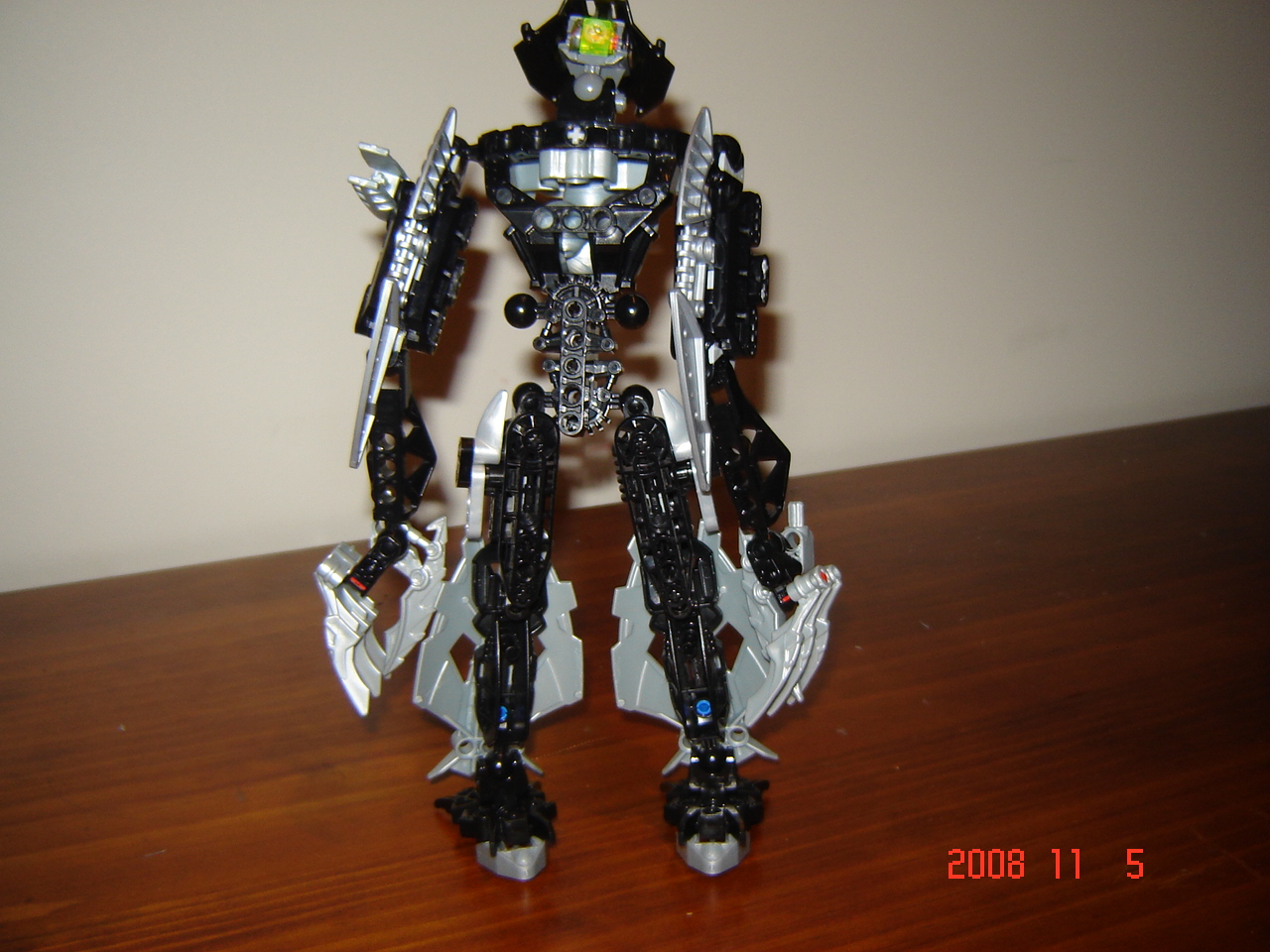 assorted_bionicle_stuff_131.jpg