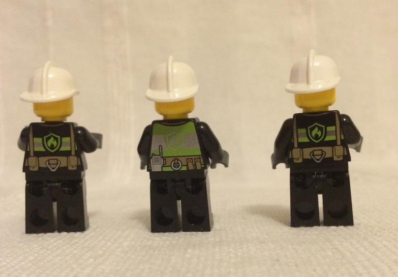 minifigs_rear.jpg