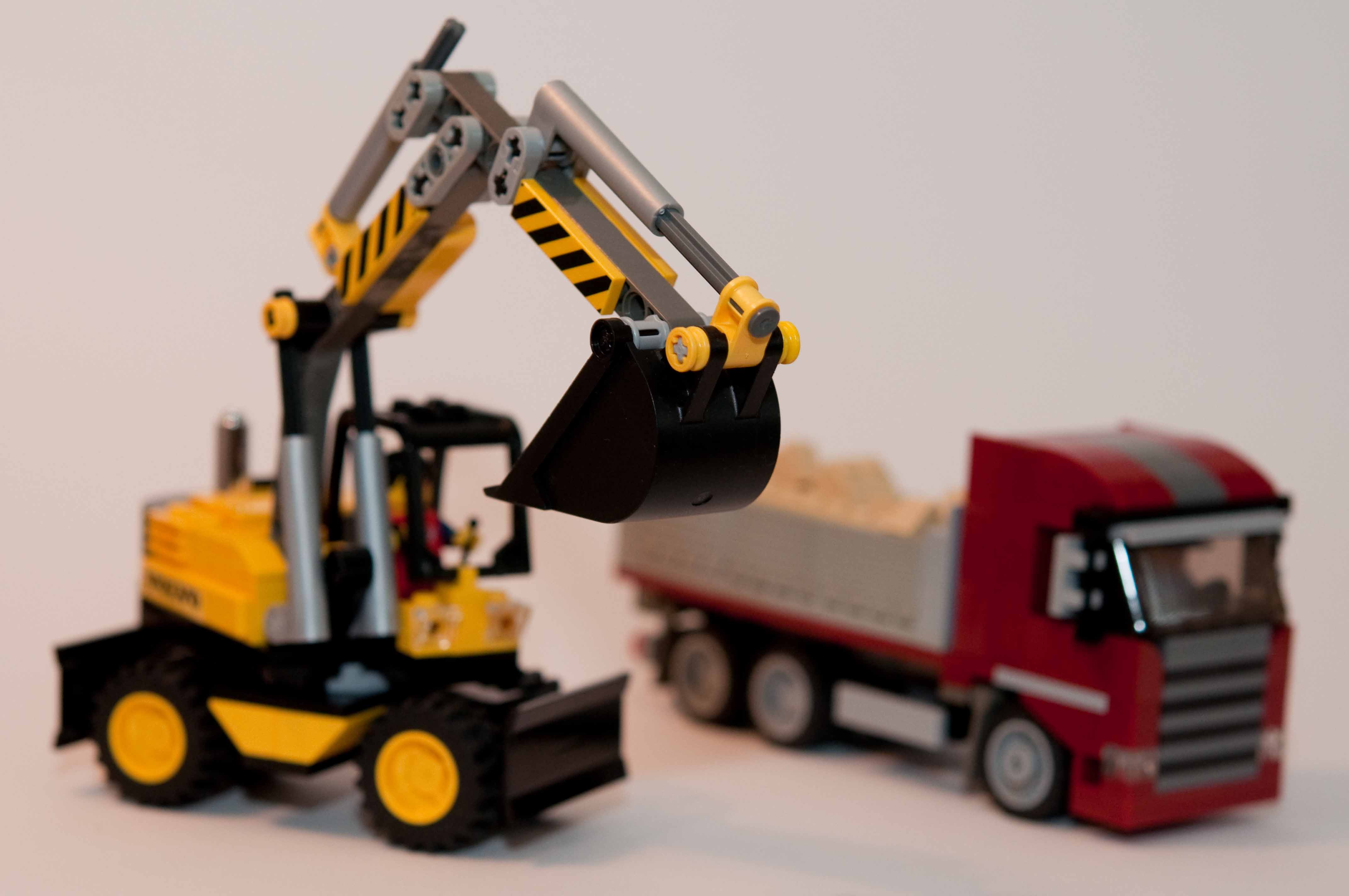 volvo_excavator.jpg