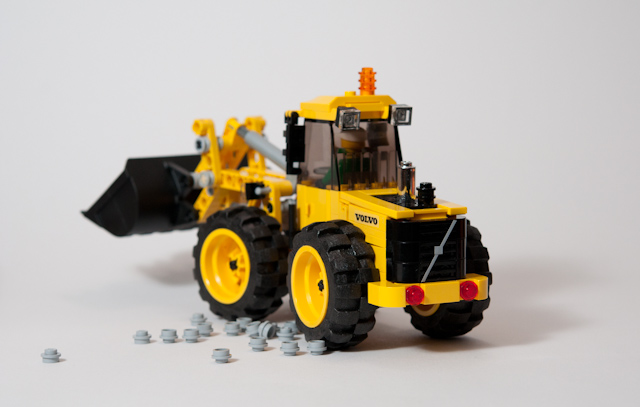 3_volvo_front-end_loader.jpg