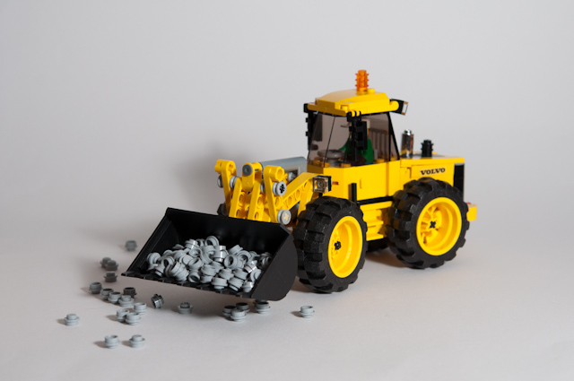 7_volvo_front-end_loader.jpg
