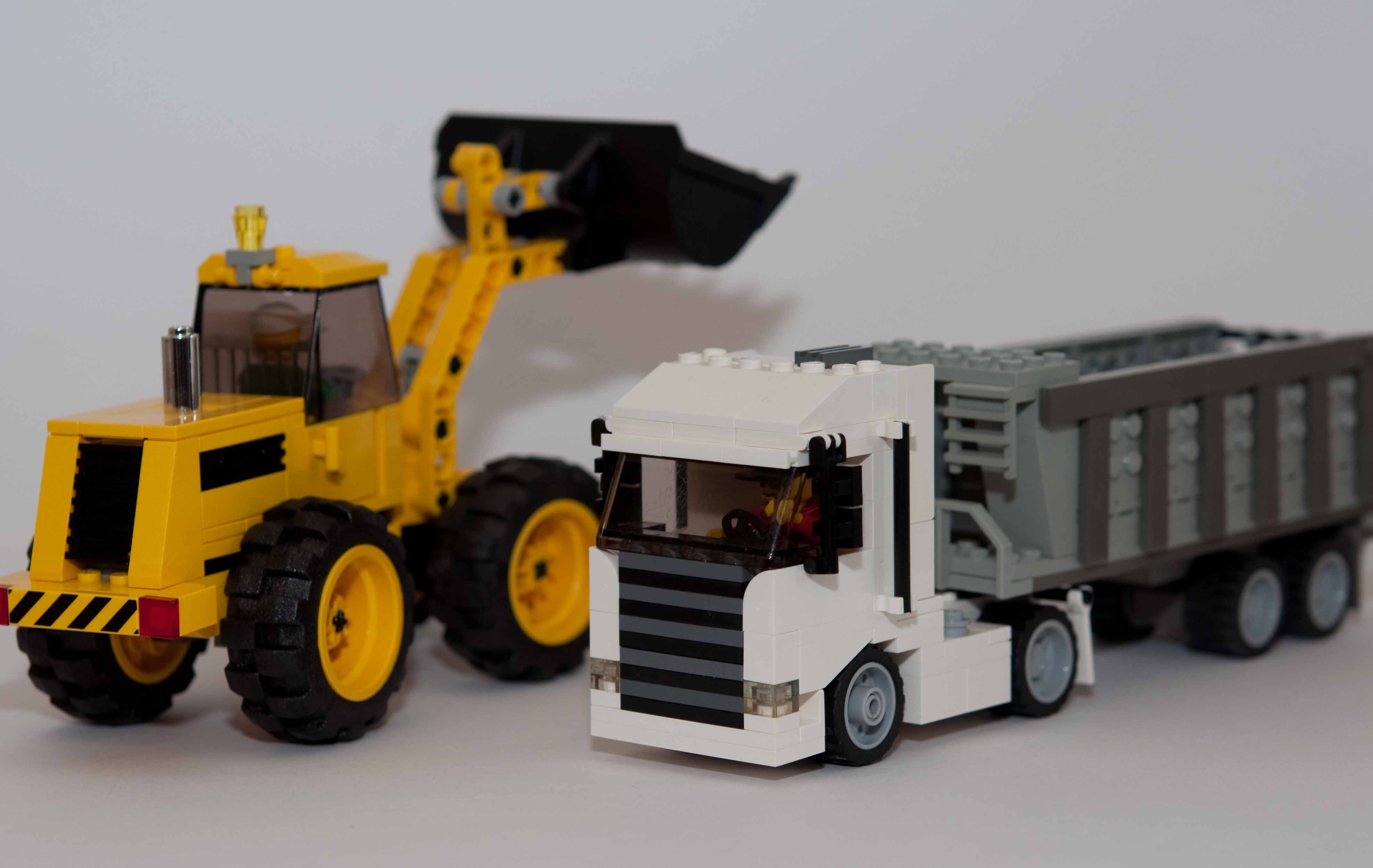 1_front_loader_with_scania_truck.jpg