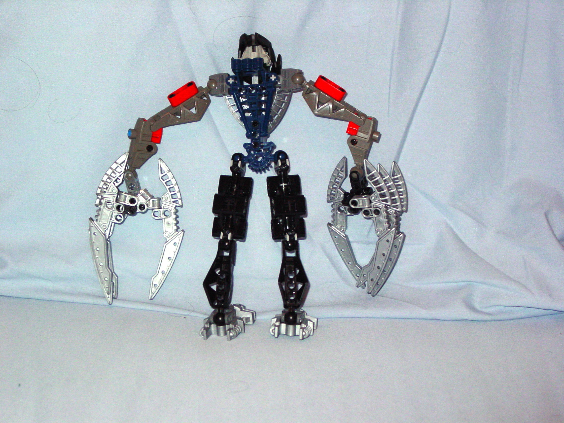 hordika-makuta-casual-back.jpg