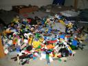 massive_pile_of_lego.jpg