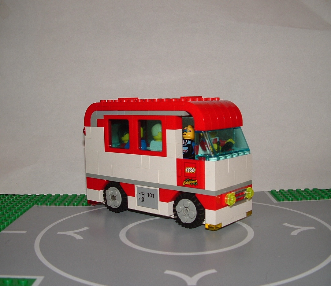 lego_bus_001.jpg