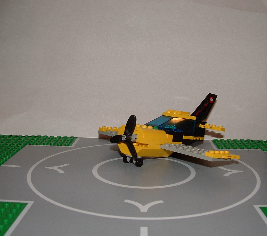 lego_race_plane_001.jpg