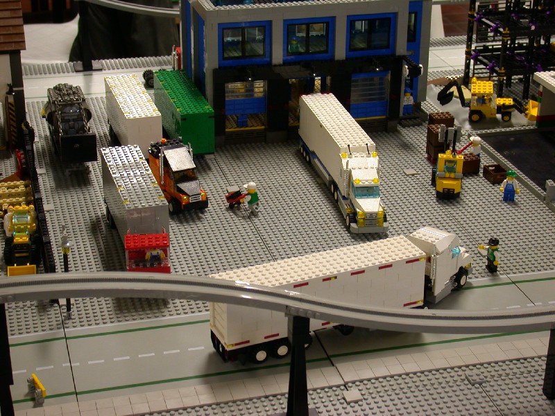 warehouse_parkinglot.jpg