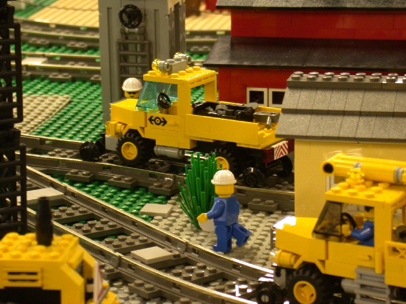 rail_workers_2.jpg