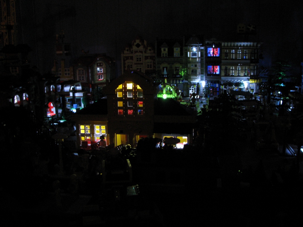 by_night_led_lightning_2.jpg
