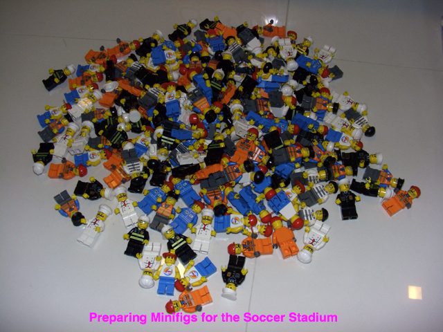 soccerstadiumminifigs_640x480.jpg