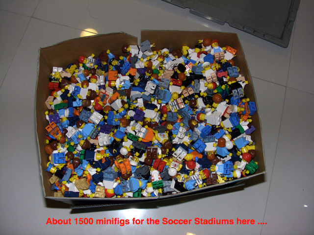 soccerstadiumminifigs_box_640x480.jpg