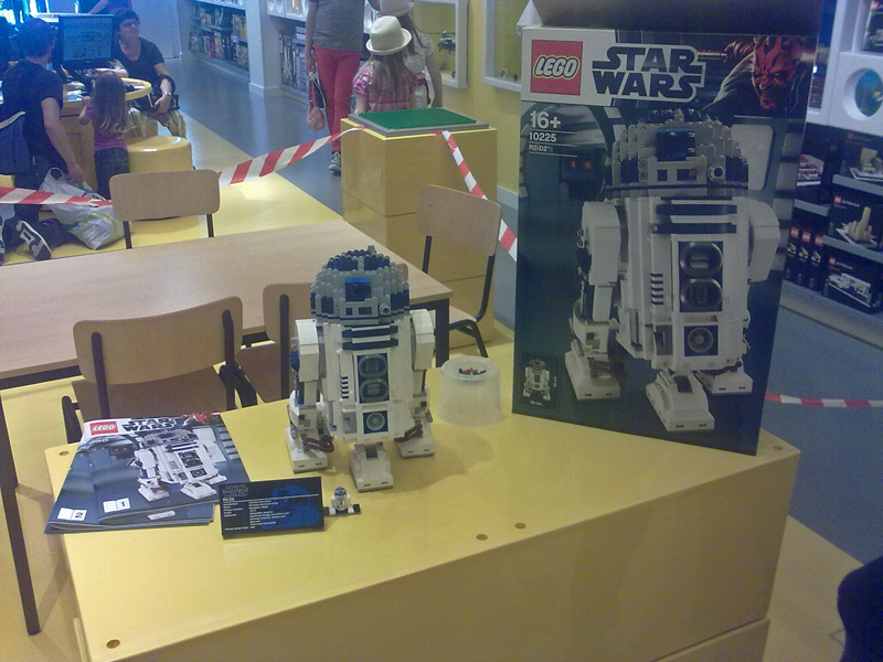 r2d2_ucs.jpg