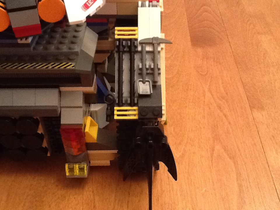 serpentine_tank_006.jpg