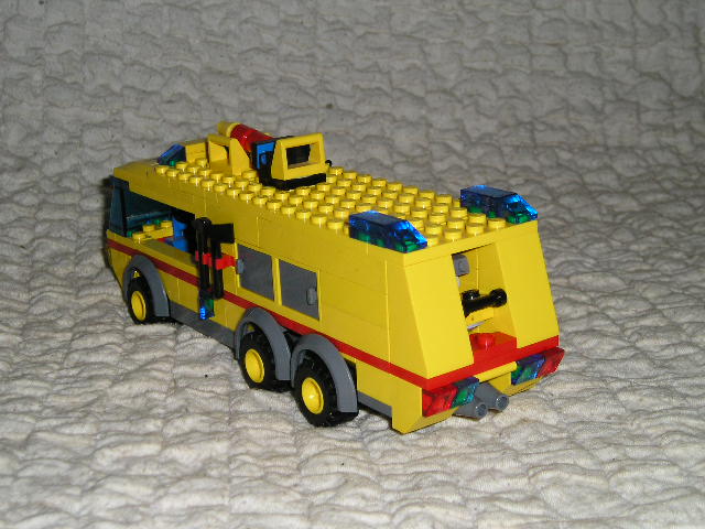 airportfiretruck2.jpg