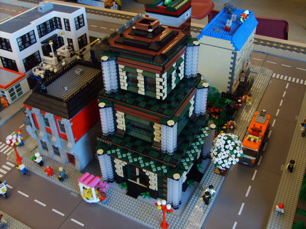 towntrain02.jpg