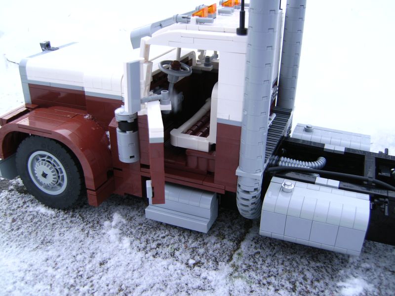 kenworth_w900_side_open_door.jpg