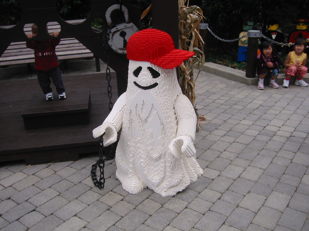 largescaleghost02closeup.jpg
