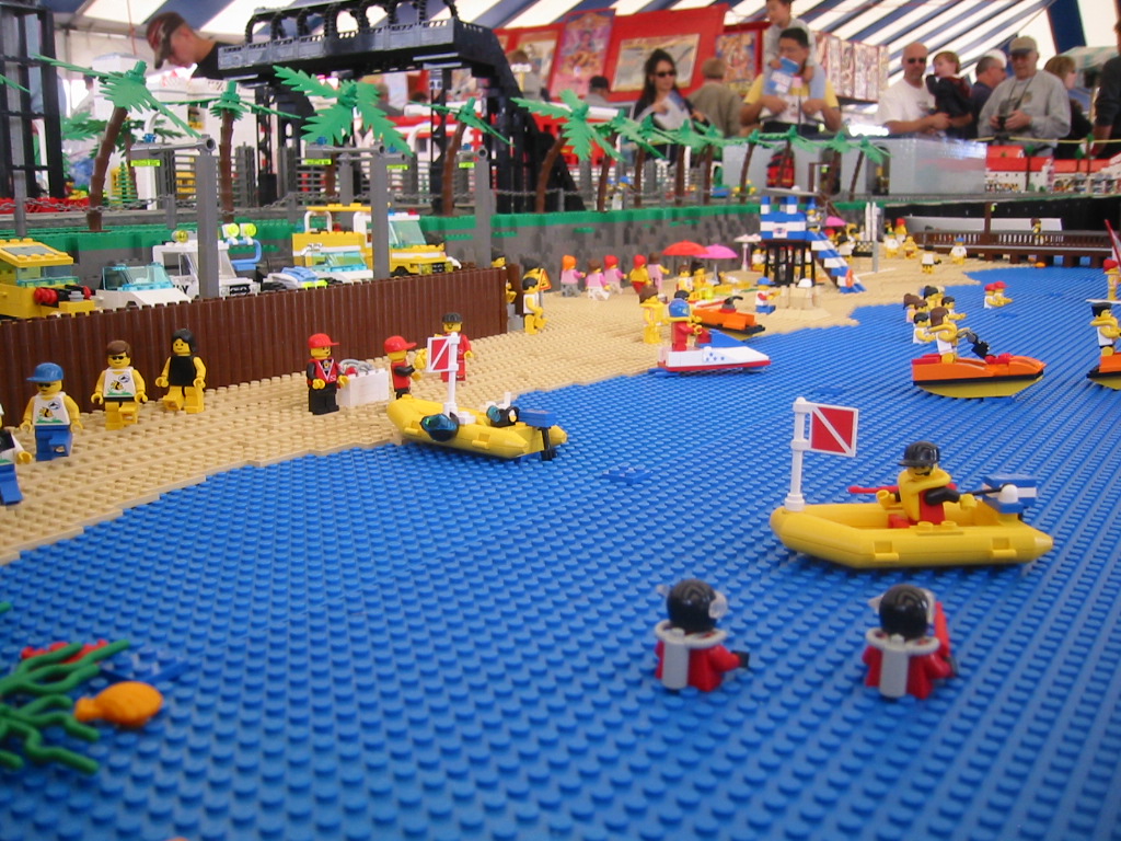 frrd03beach04divers01.jpg