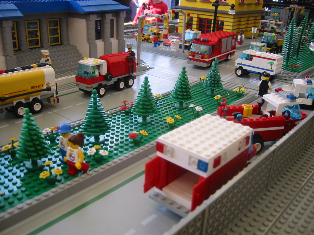 frrd03fdincident1bat2paramedics01.jpg