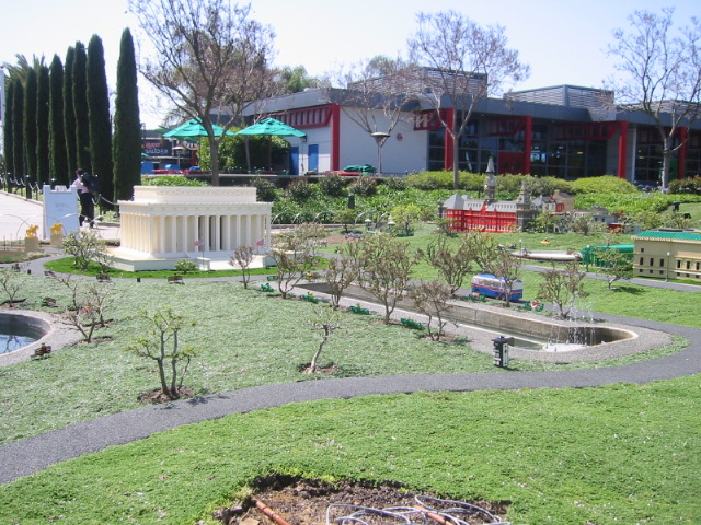 minilandnewwashdclincolnmemorial01.jpg