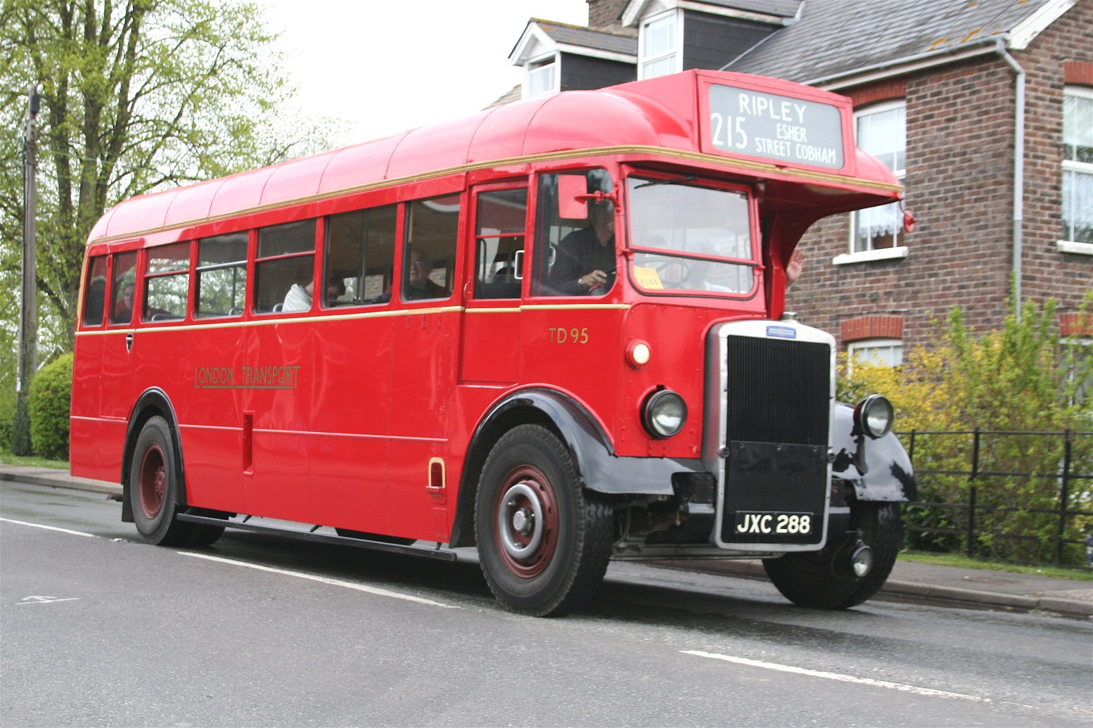 London_Transport_bus.jpg