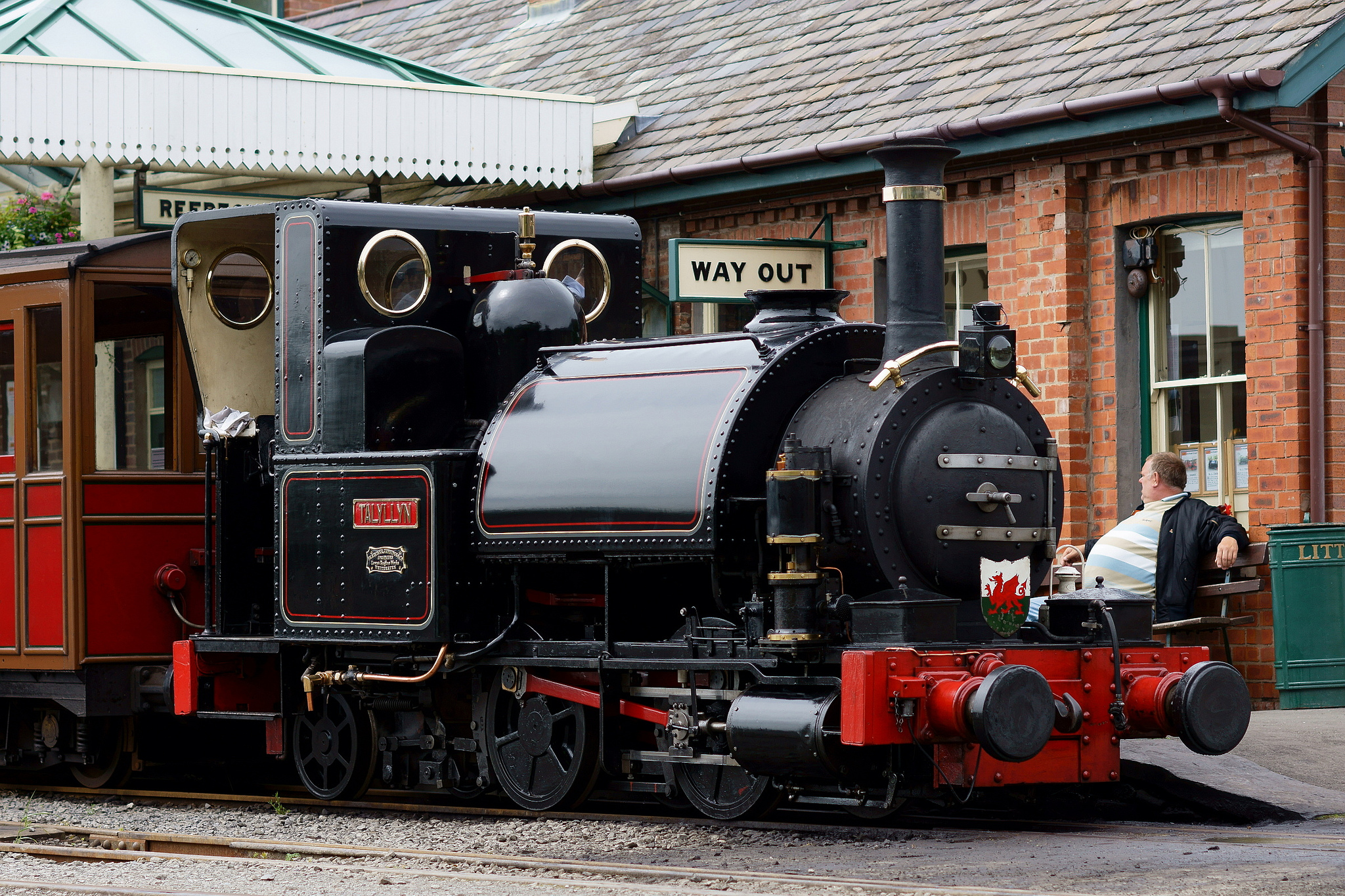 No.1__Talyllyn__at_Tywyn.jpg