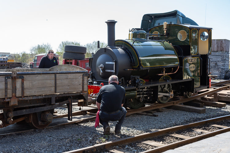 No.3_20Unloading.jpg