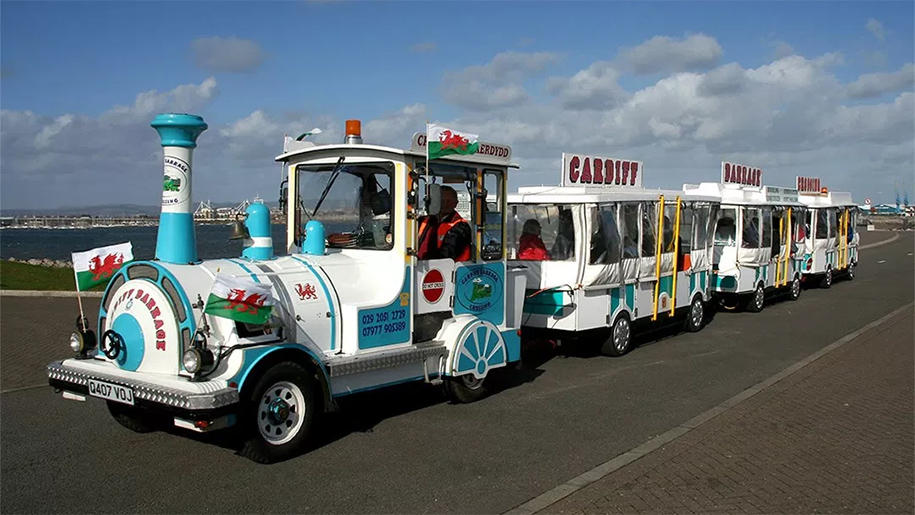 cardiff-bay-road-train-915px.jpg