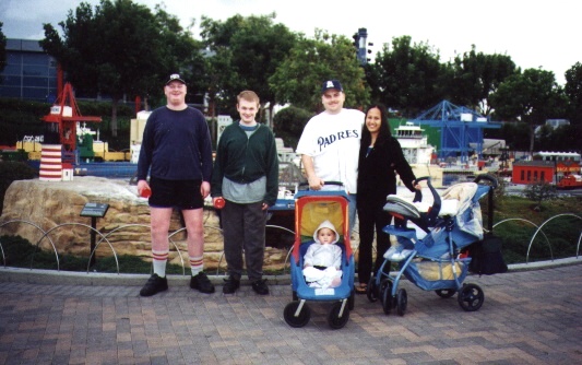 groupphotolegoland.jpg