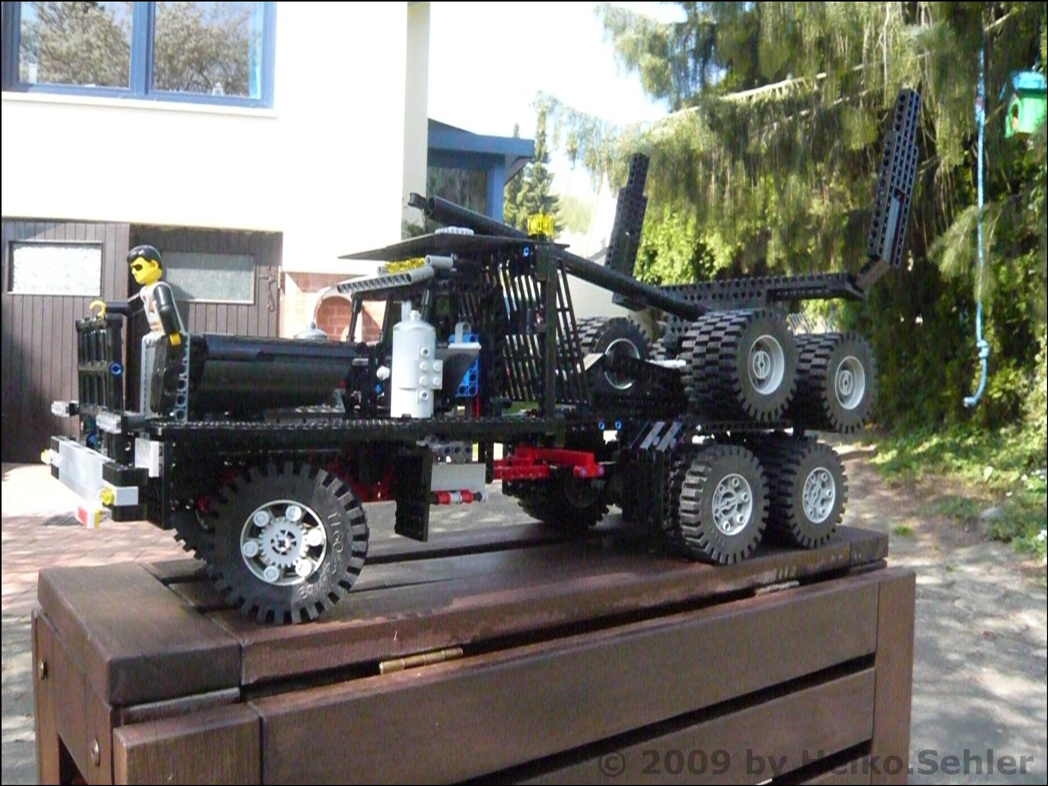 305pazific-logging-truck.jpg