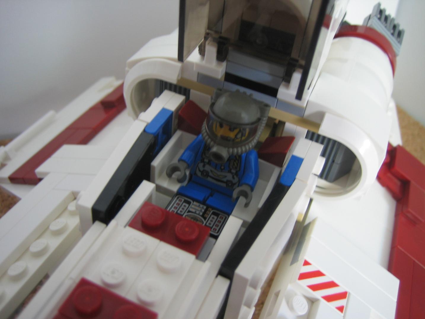 007_viper_pilot_starbuck.jpg