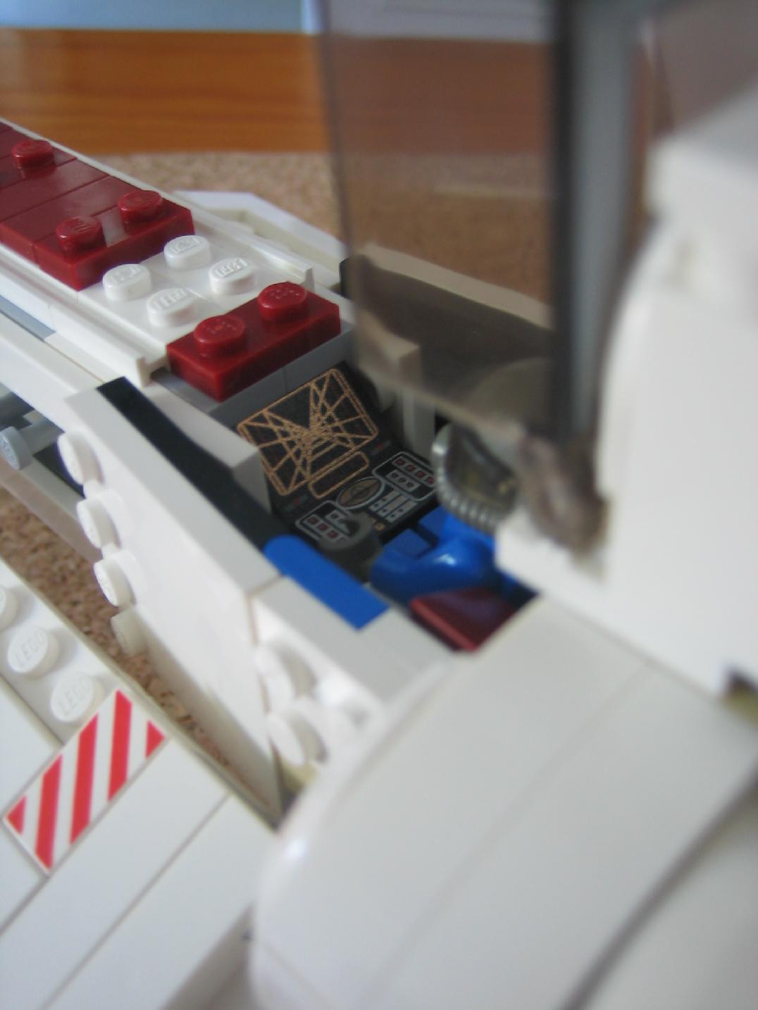 008_viper_cokpit_side.jpg