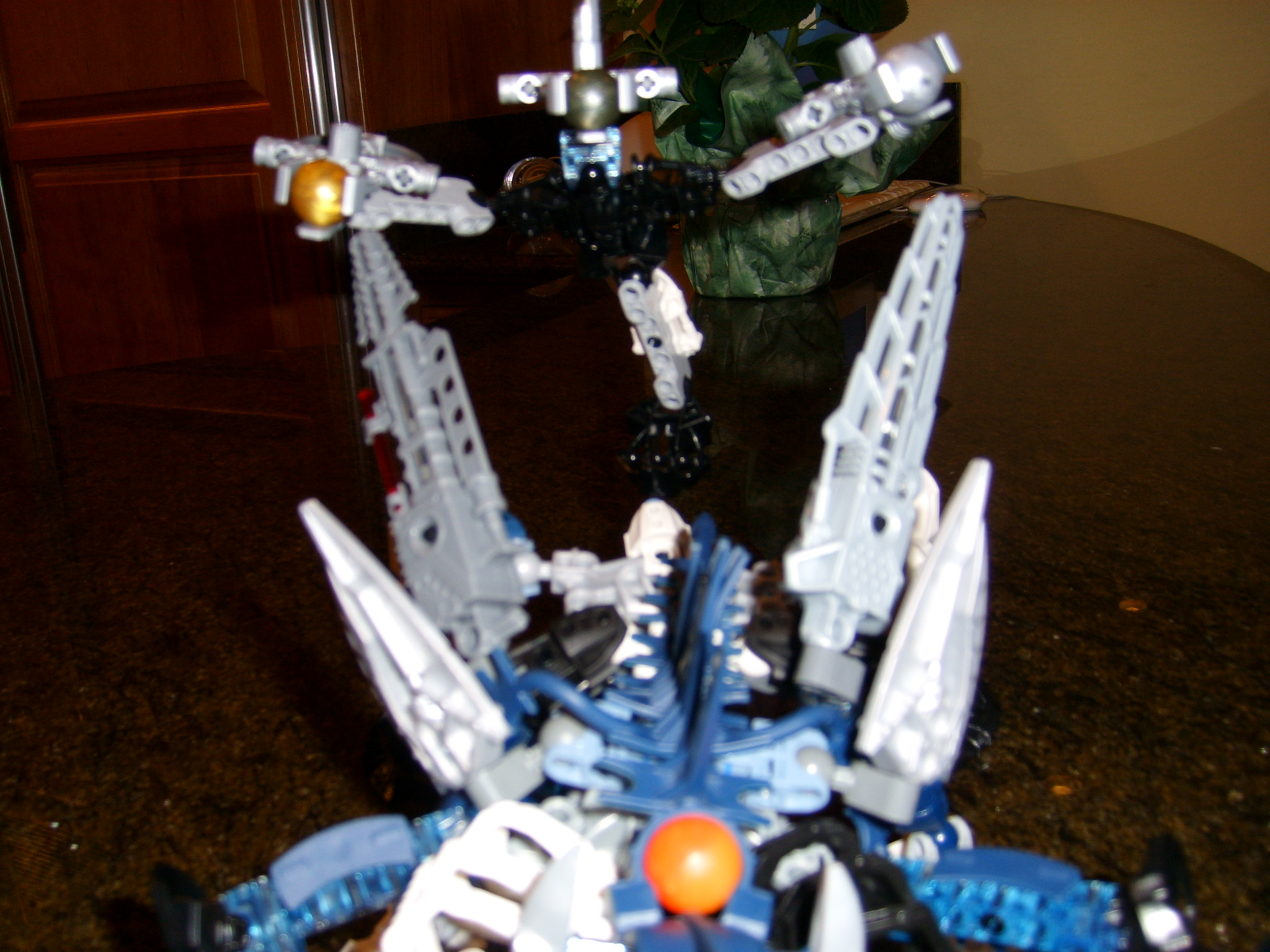 mocs_bionicle_005.jpg