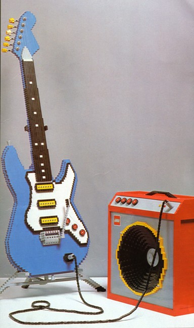 legoguitar1a.jpg