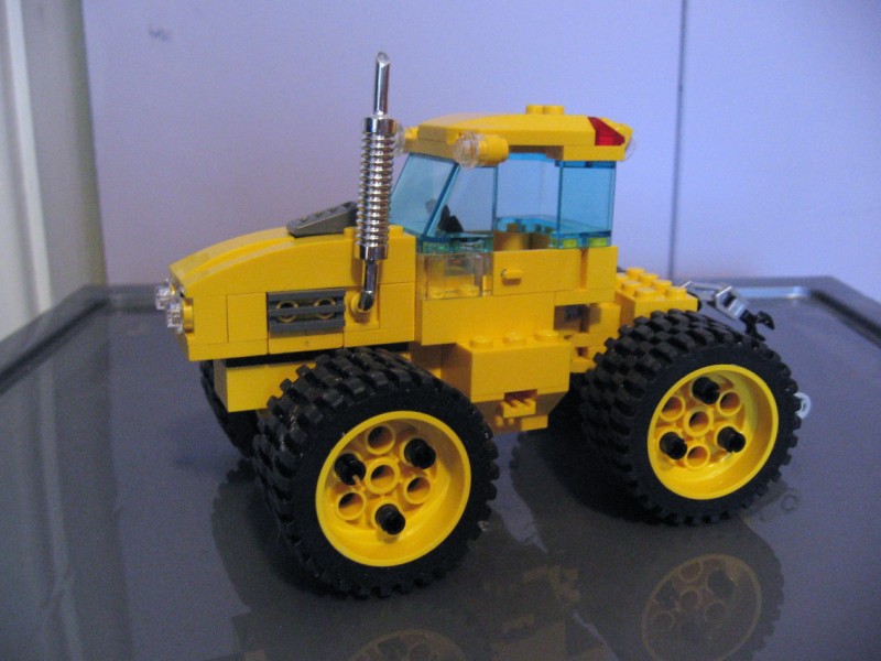 4x4_tractor_side_1.jpg