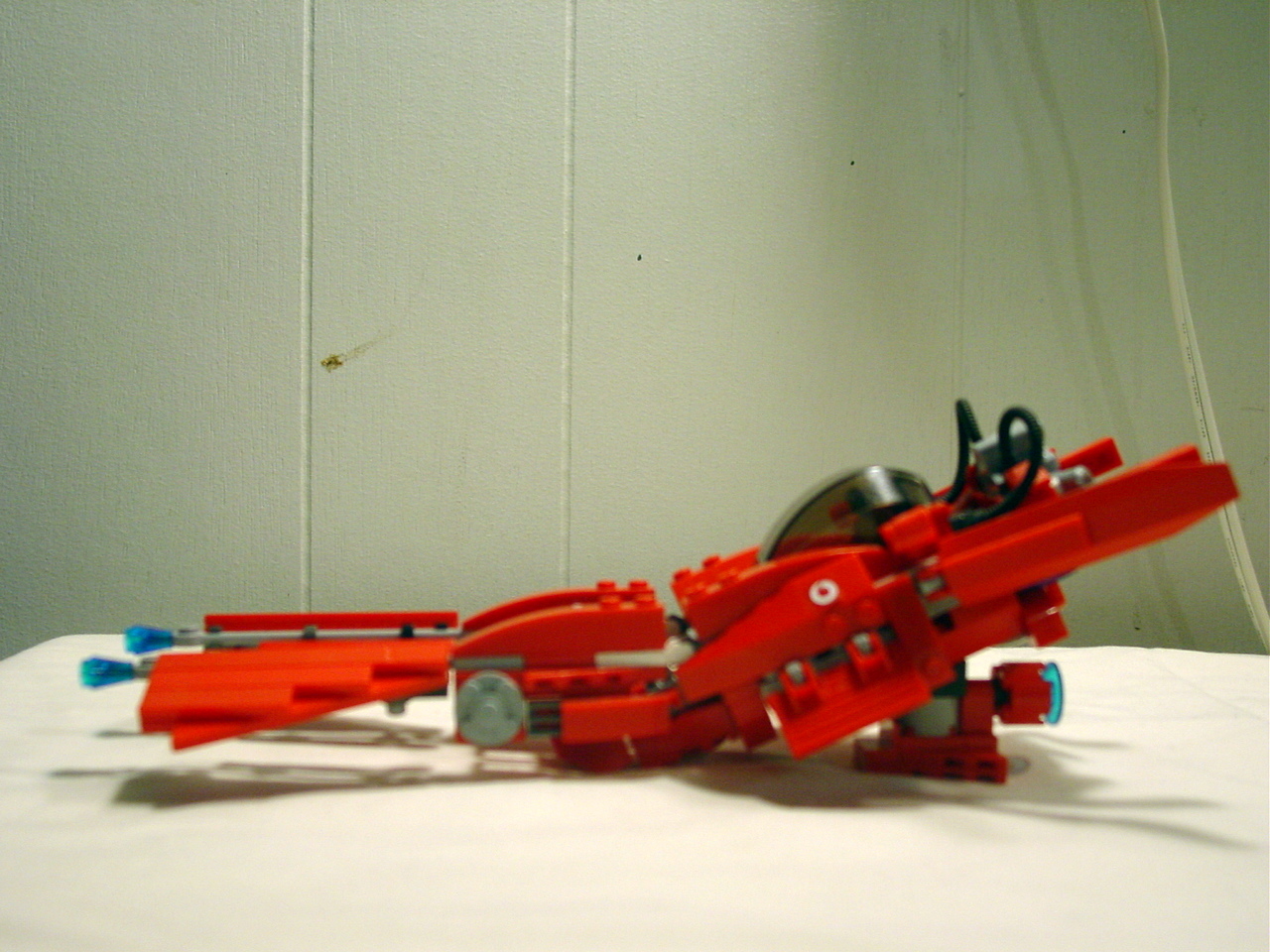 red_space_fighter_003.jpg