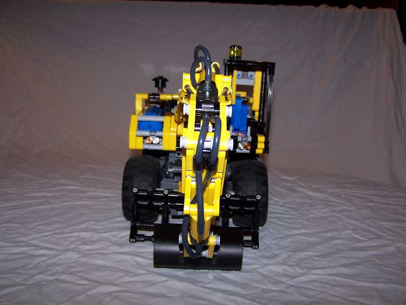 exca-pneu02.jpg