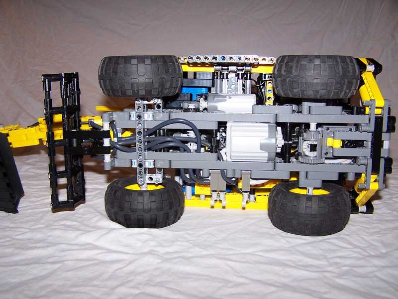 exca-pneu07.jpg
