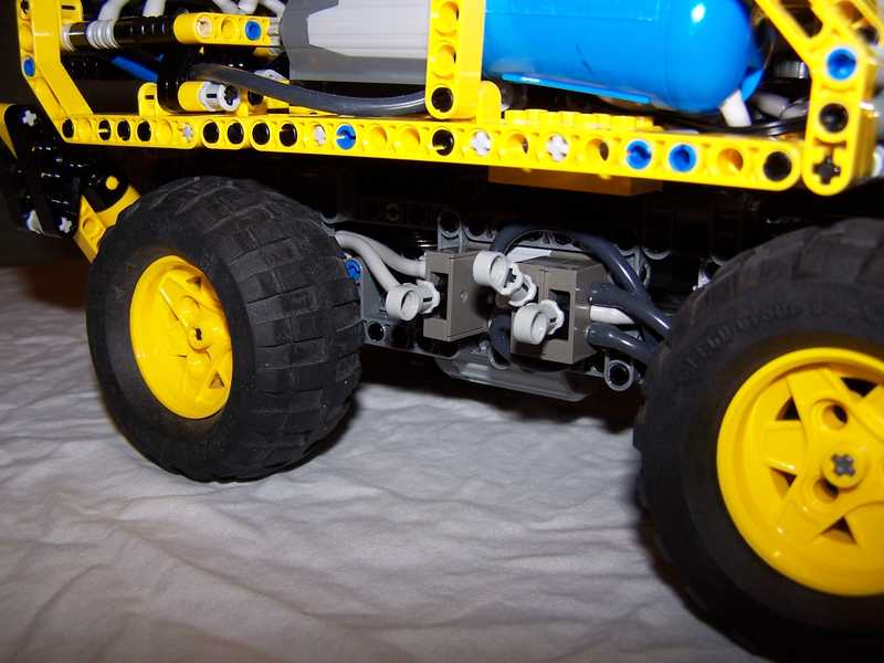 exca-pneu10.jpg