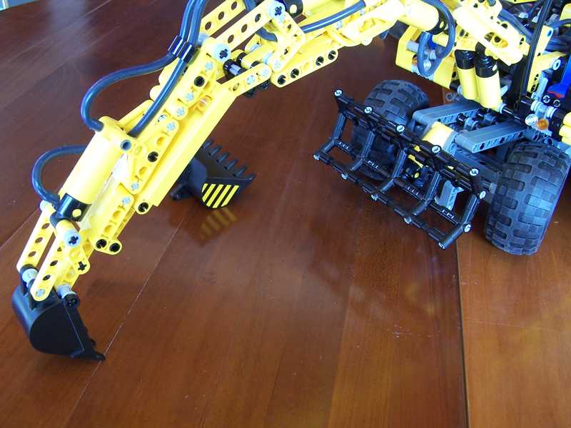 exca-pneu31.jpg