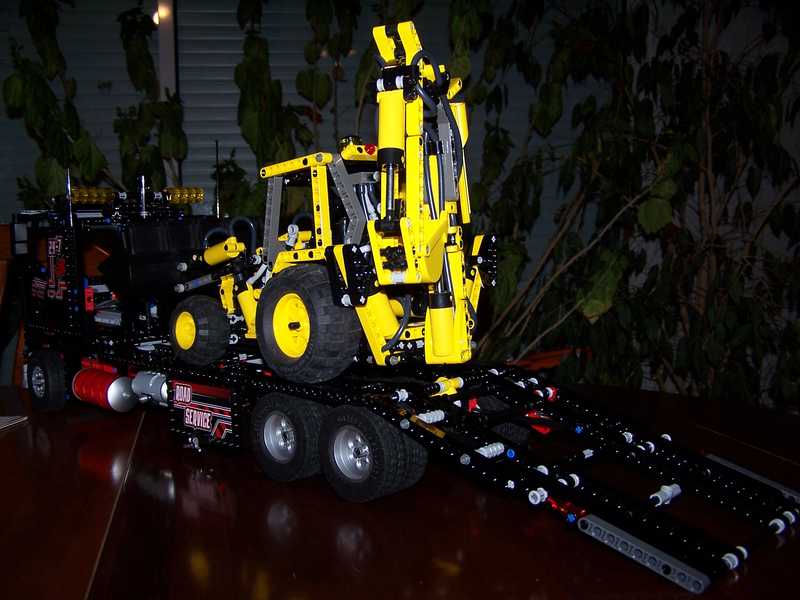 moc8285-013.jpg