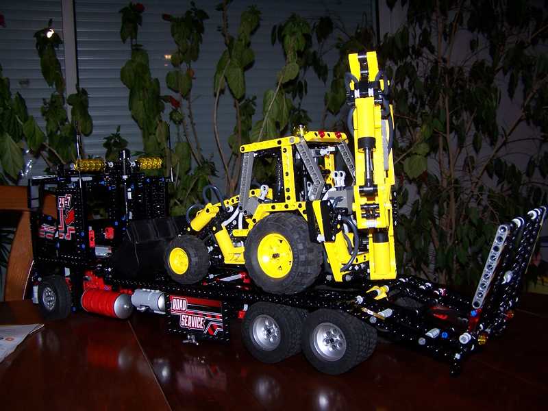 moc8285-014.jpg