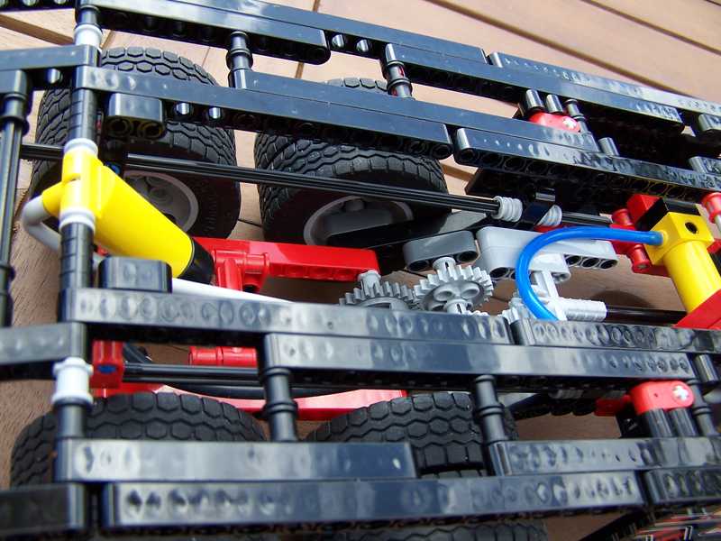 moc8285-018.jpg