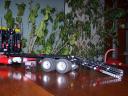 moc8285-011.jpg