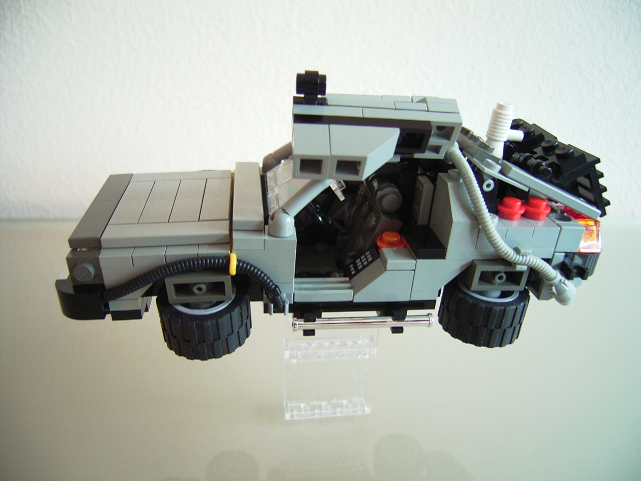 flying_delorean_02.jpg