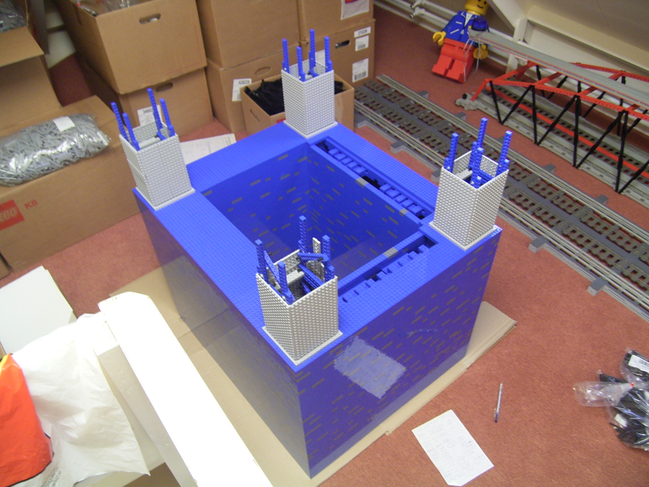e_main_tower_foot_3.jpg