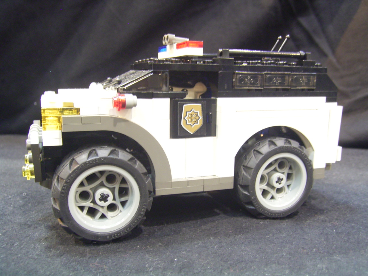suv_police_4.jpg
