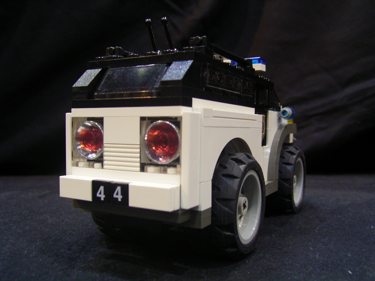 suv_police_8.jpg